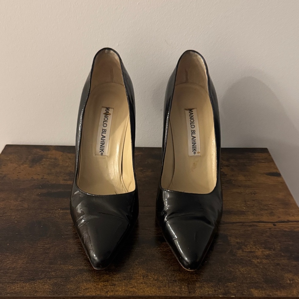 Manolo Blahnik Black Patent Pointed Toe Pumps